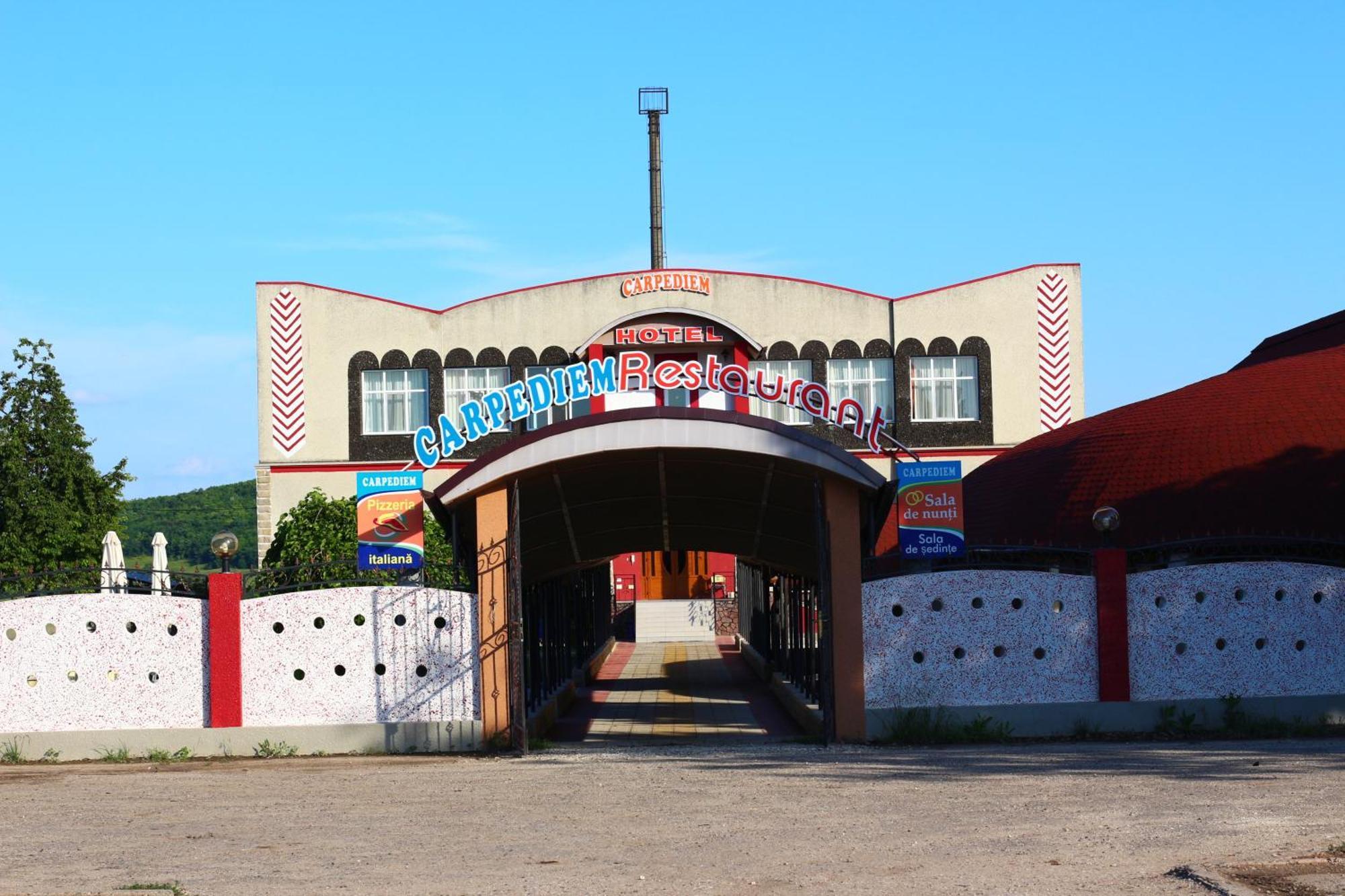 Carpediem Hotel Restaurant Albinetul Vechi Extérieur photo