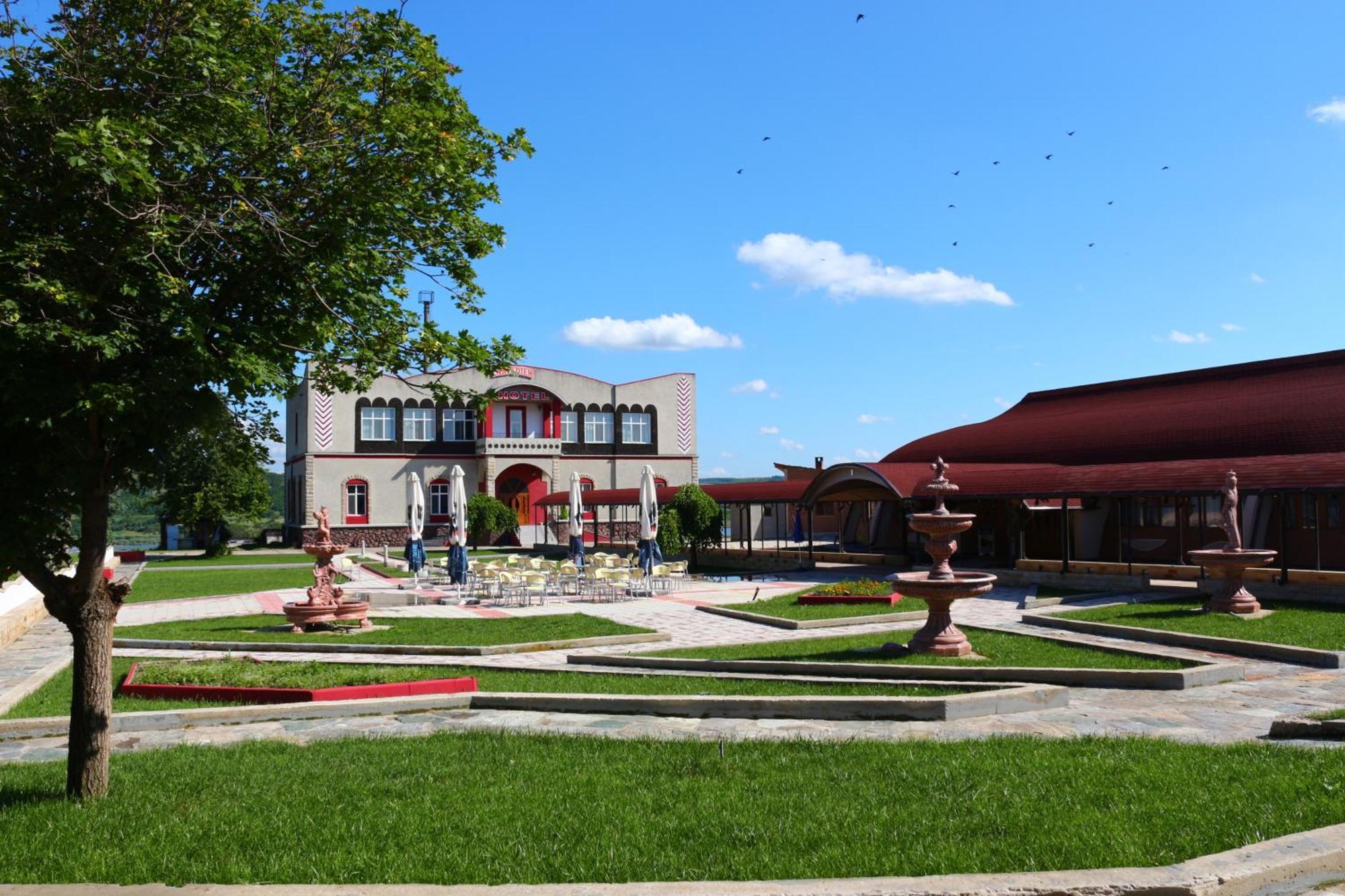 Carpediem Hotel Restaurant Albinetul Vechi Extérieur photo